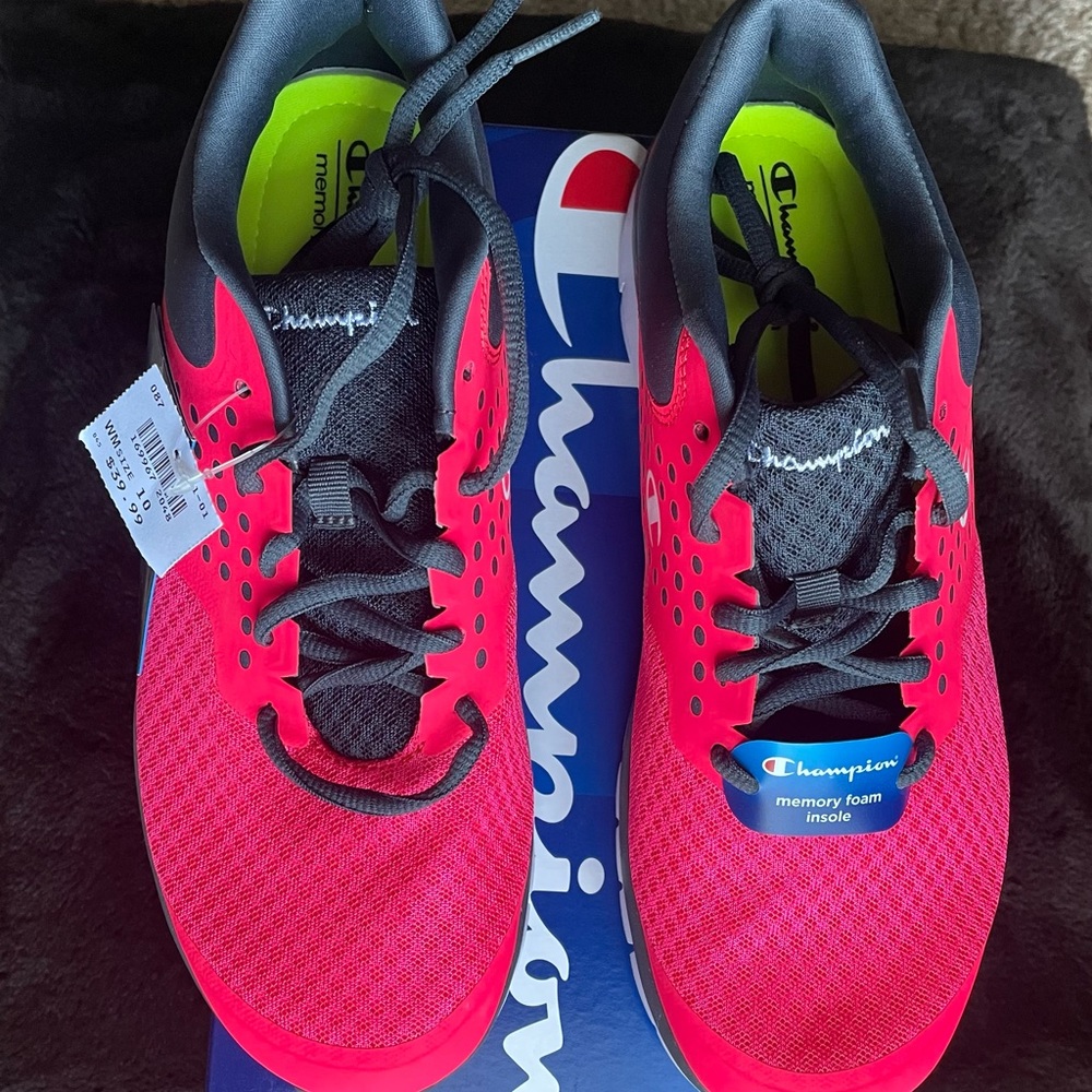 Champion athletic shoes, light, bright and beautiful!